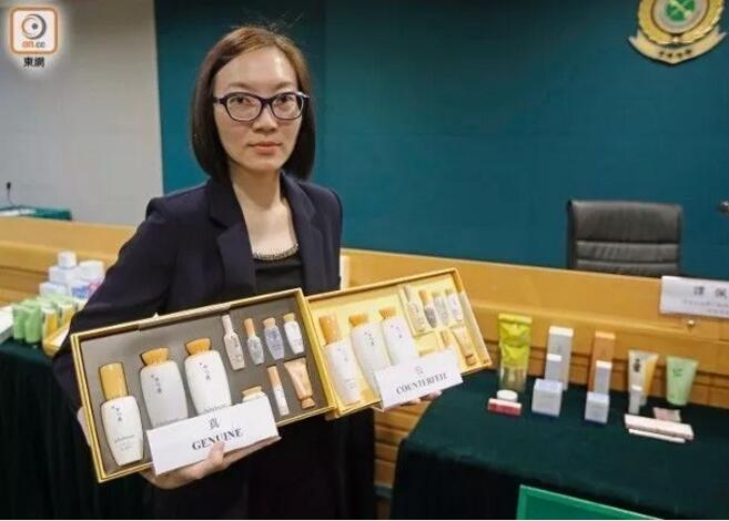 触目惊心!曾经的购物天堂,已沦为“假货天堂”(图28) 触目惊心!曾经的购物天堂,已沦为“假货天堂”(图28)
