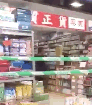触目惊心!曾经的购物天堂,已沦为“假货天堂”(图38) 触目惊心!曾经的购物天堂,已沦为“假货天堂”(图38)