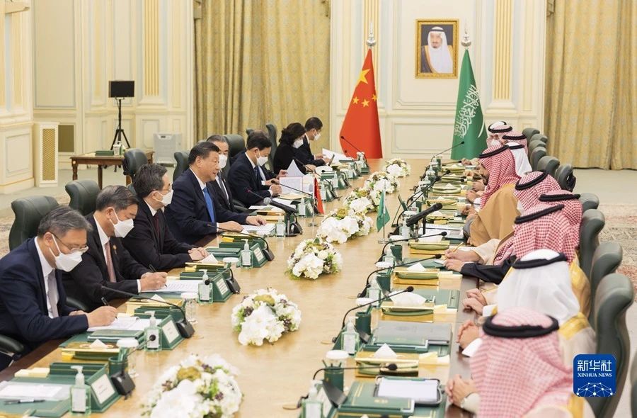 习近平同沙特王储兼首相穆罕默德举行会谈(图2) 2.jpg