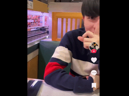 他这一舔,日本回转寿司巨头市值蒸发170亿日元(图6) 75.gif