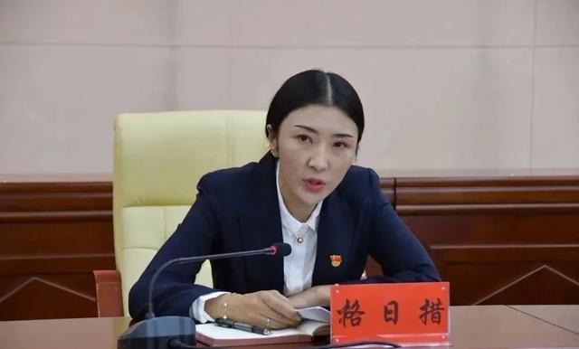 政观察|护士变局长,女贪官上演“奇葩操作”(图2) 2.jpg