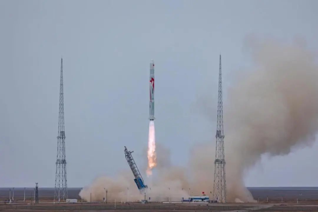 全球首枚!发射成功(图1) 2.jpg