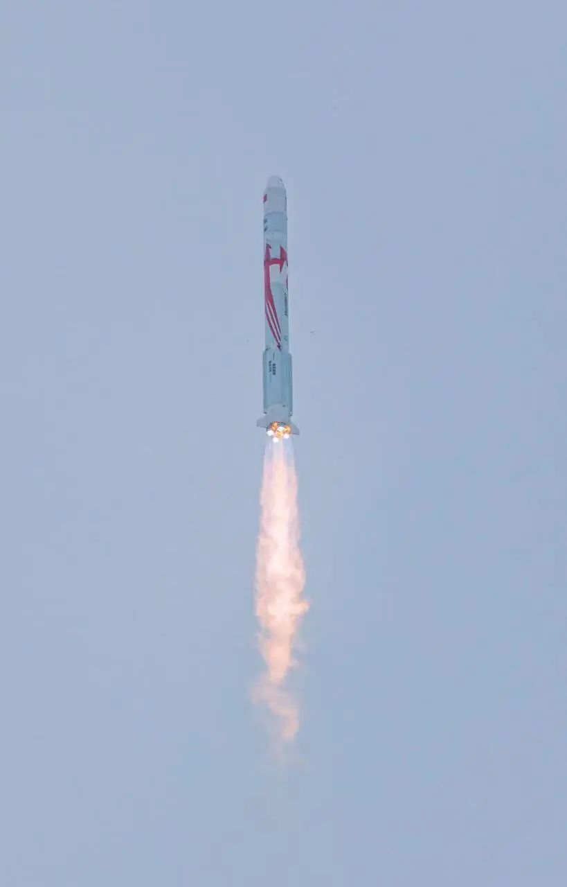 全球首枚!发射成功(图2) 3.jpg