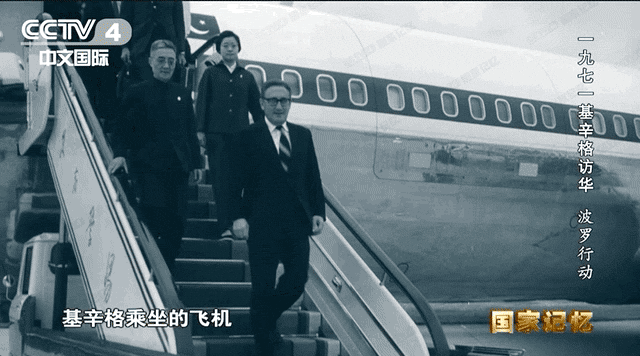 男子取现50万元当街被抢!报警追回后,警察把他也抓了……(图4) 4.gif