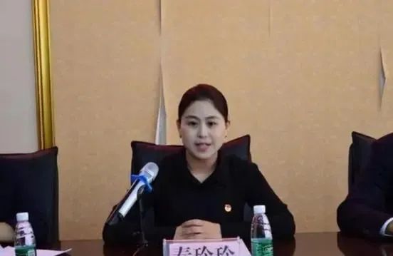 美女副县长秦玲玲,为升官沦为高官玩物,随身携带计生用品(图1) 640.jpg