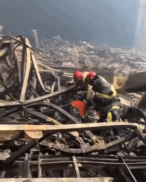 已致143人死亡!五个关键信息,梳理莫斯科恐袭事件(图5) 640.gif