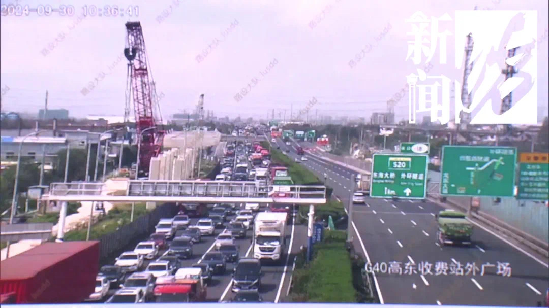 高速堵成“红锅”,网友:路上全是聪明人!有人崩溃:3公里开了40分钟!多地火车站人山人海,这些景区门票已售罄(图19) 28.jpg