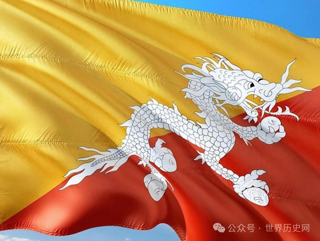 这个国家为何高悬大清帝国国旗，且至今与我国未建立外交关系，背后究竟隐藏着怎样的历史遗留问题？